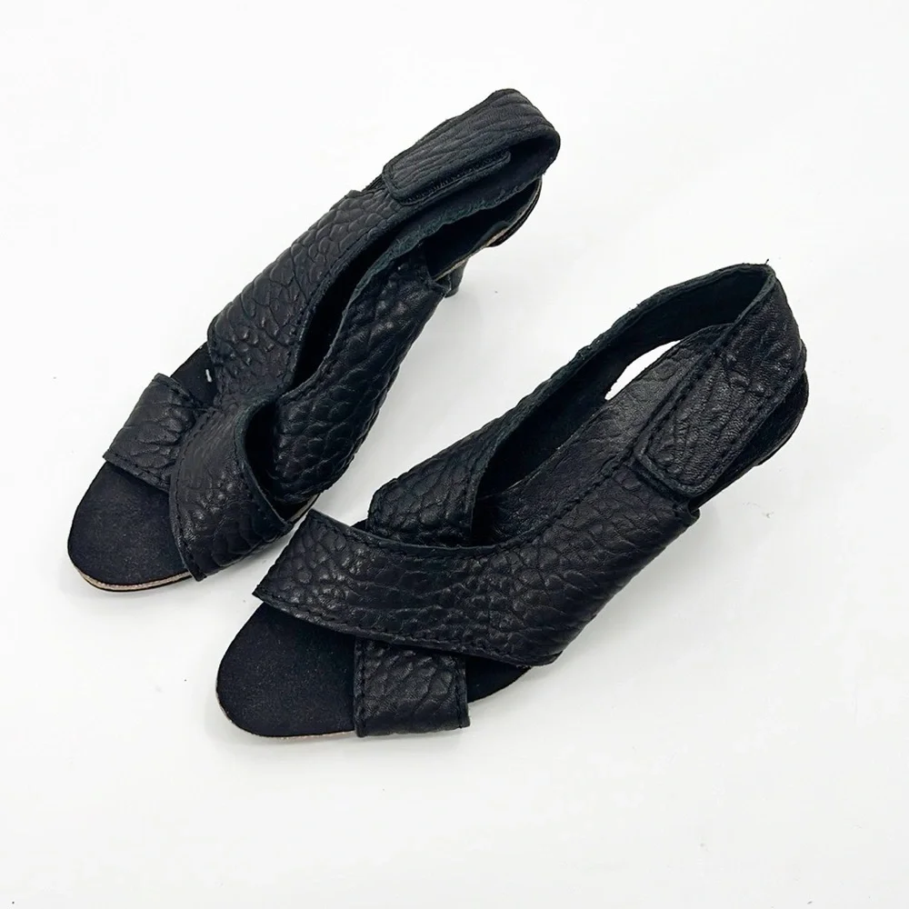 Pedro Garcia Maggie Pebbled Leather Peep Toe Slingback Heels size 40 10